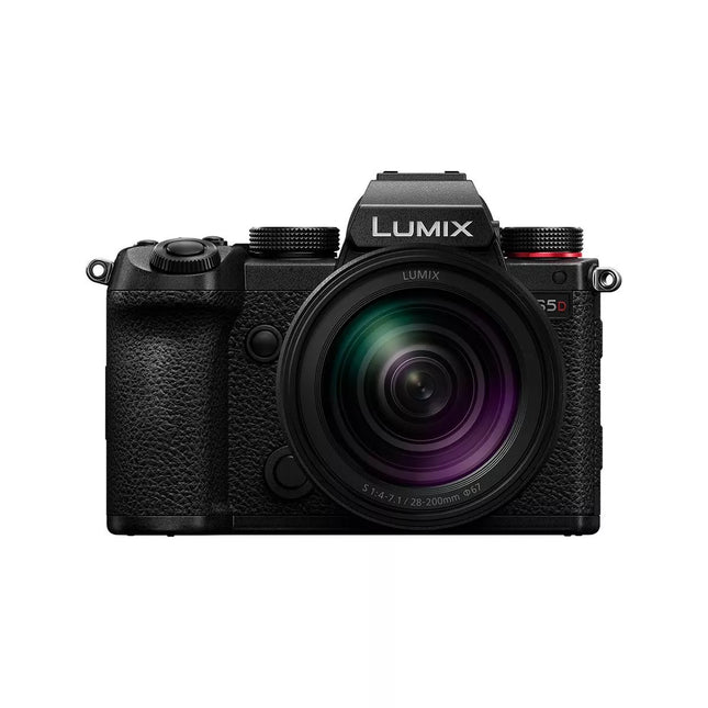 Panasonic Lumix DC-S5D + S 28-200mm f/4,0-7,1 Macro O.I.S.